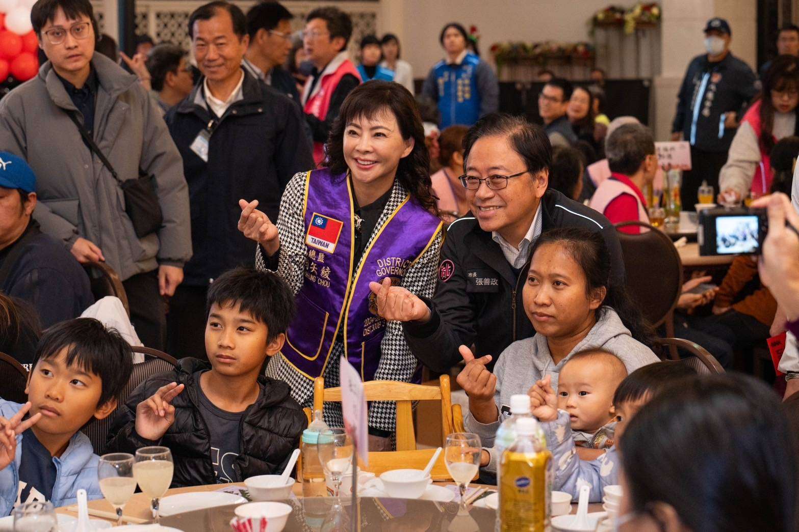張善政出席年終關懷餐會 感謝國際獅子會捐贈善款助弱勢 1020277 0
