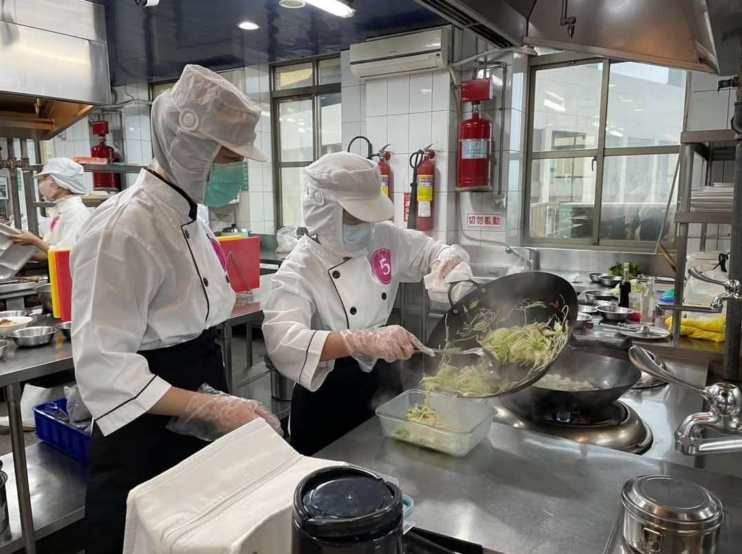 桃園40隊角逐「校園廚神」用在地食材展現美味創意 1045997 0