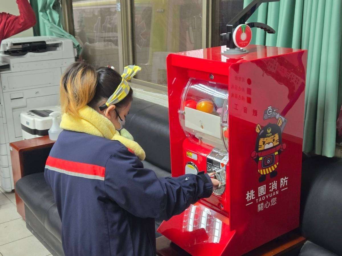 桃消草漯分隊歡慶聖誕 大小朋友轉扭蛋拿好禮 1084684 0