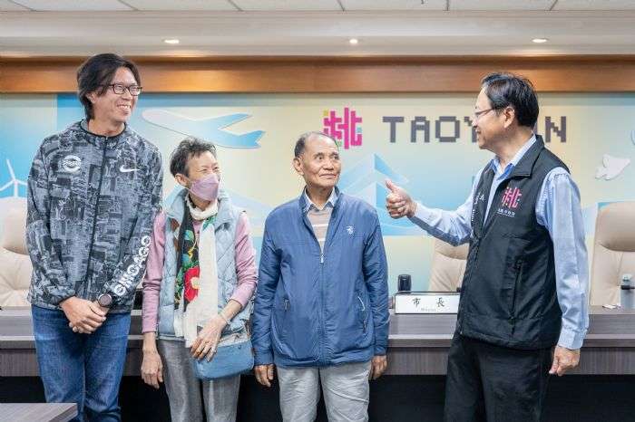 暖心家族回饋社會捐復康巴士 提升桃園服務量能 20241204121131241