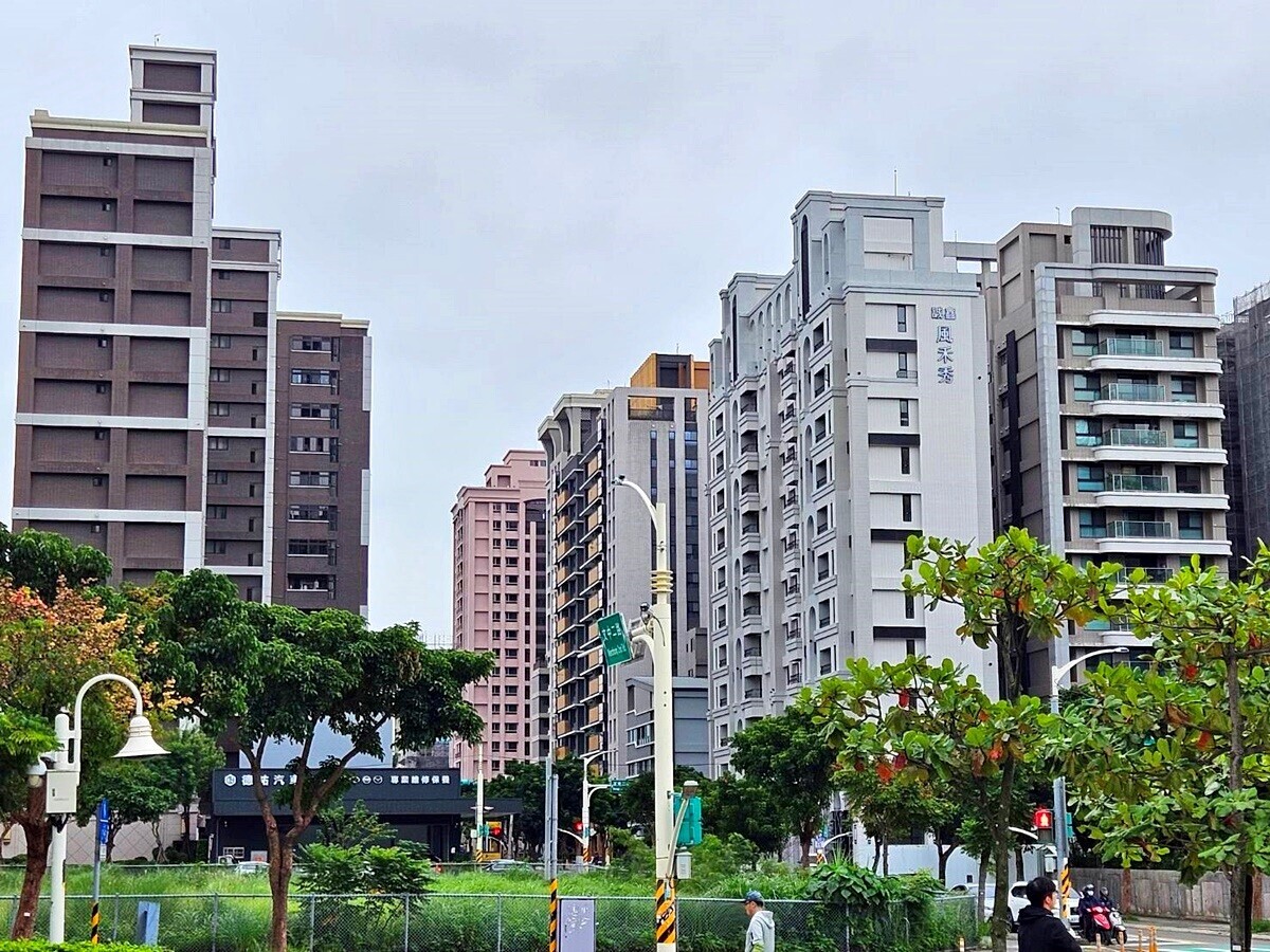 央行暫時停手！專家：房市量縮價修格局不變、回歸基本盤