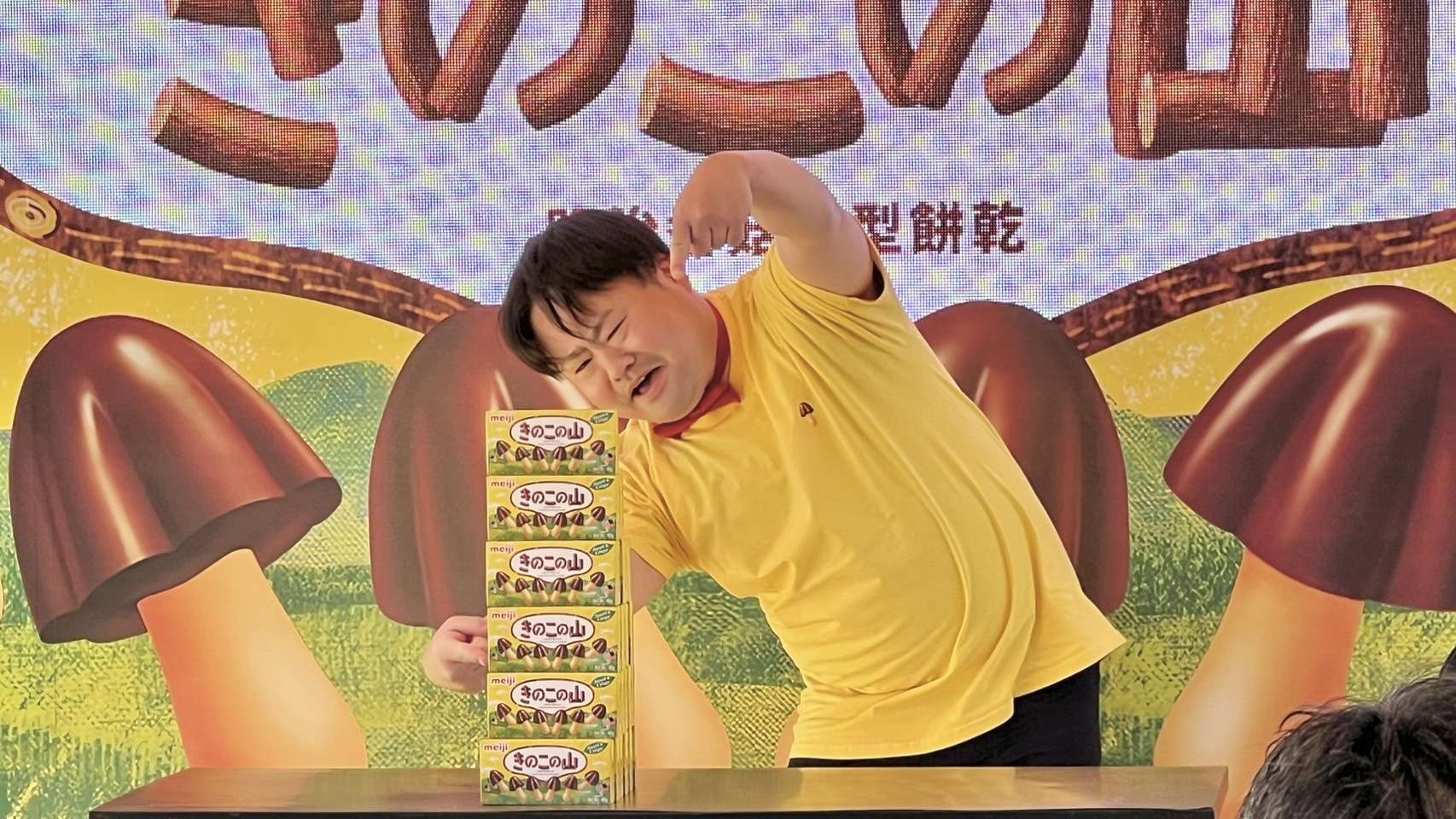 明治香菇山餅乾即將席捲全台!關韶文攜手日本喜劇演員Wes-P爆笑登場! 3