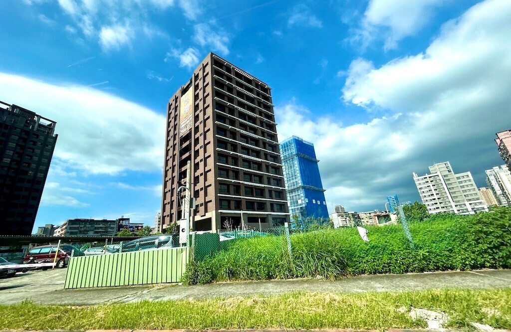 遞延推案 海悅11月「代銷收入」年減50%