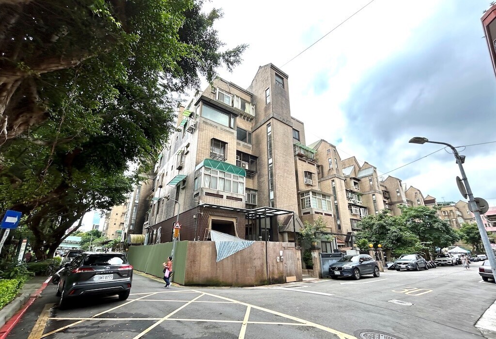 地主老爸想省土增稅「社區私設巷道」沒移轉給建商!子女繼承衰繳遺產稅、房子也不能賣