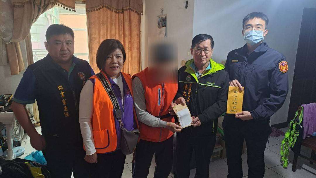 低收男無力處理母親後事 蘆竹警攜手善心人士伸援 548092