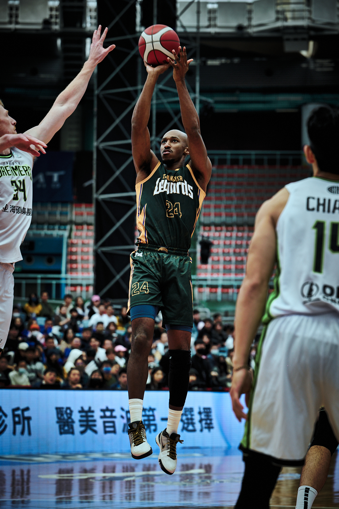 92比90奪本季首勝!桃園台啤永豐雲豹主場開幕戰擊退夢想家 DSC3992