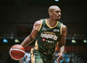 桃園台啤永豐雲豹主場擊退攻城獅 克羅馬全面發揮助取勝