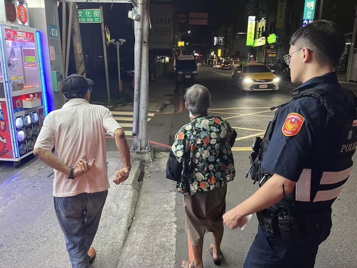 三重婦騎車迷途到桃園 壢警暖心送返家 三重婦騎車迷途到桃園 壢警暖心送返家