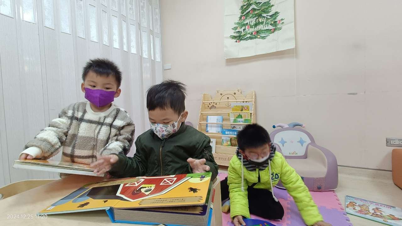 部桃新屋分院打造兒童圖書角 優化親子就醫體驗 S 17227921