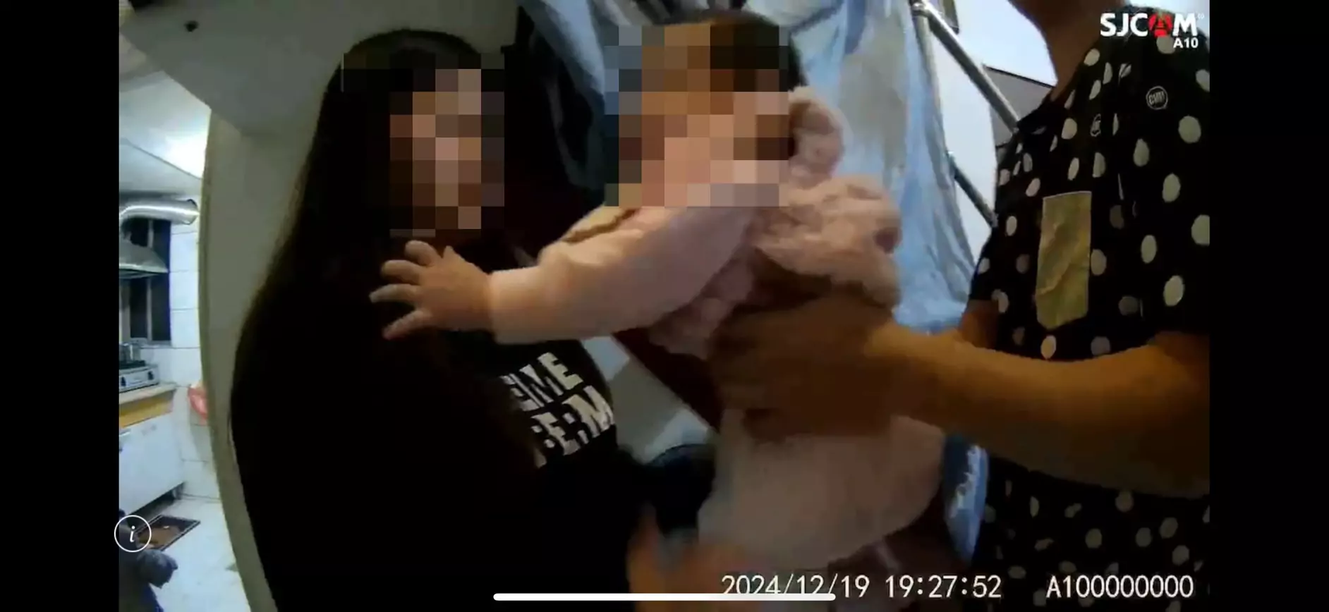 幼童反鎖屋內驚慌哭鬧 大溪暖警及時救援助脫困 幼童反鎖屋內驚慌哭鬧 大溪暖警及時救援助脫困