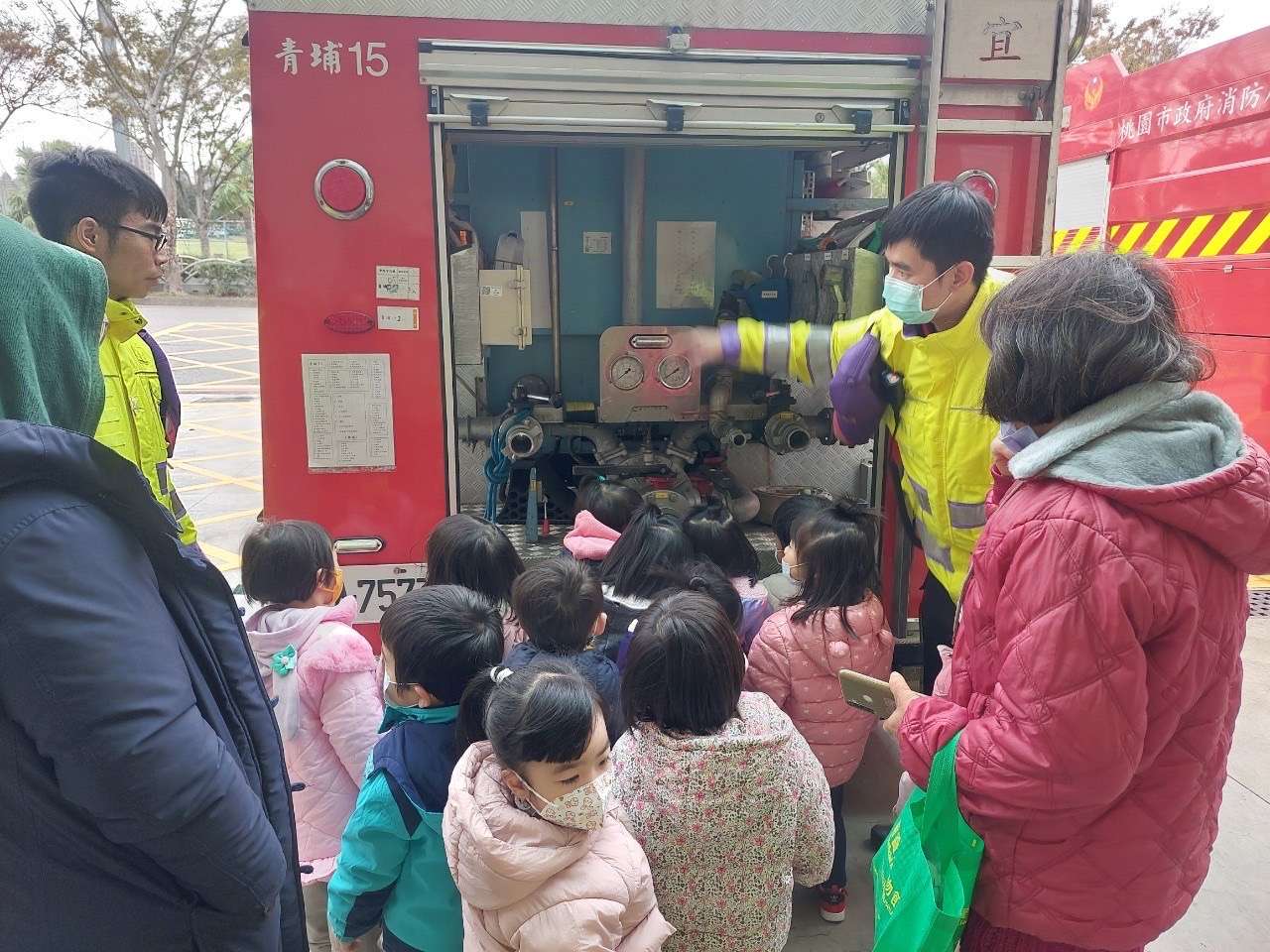 桃消青埔分隊舉辦防災宣導 幼兒園學童化身小小消防員 S 27754600 0