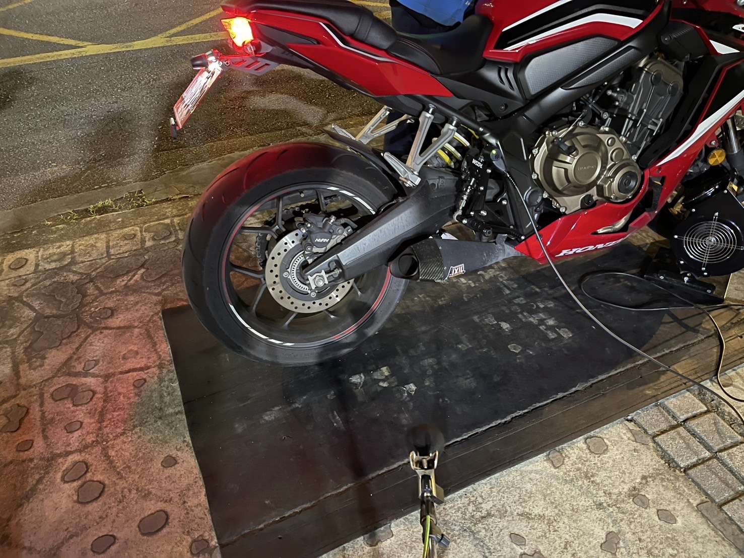 改裝車噪音零容忍!明年起未通過排氣管檢驗上路就罰 S 37396863 0