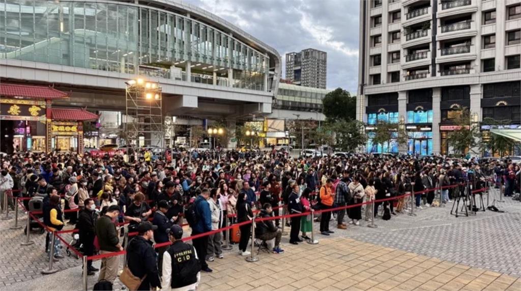 「臺灣尚勇」春聯幾乎索取一空 球迷跪求加印