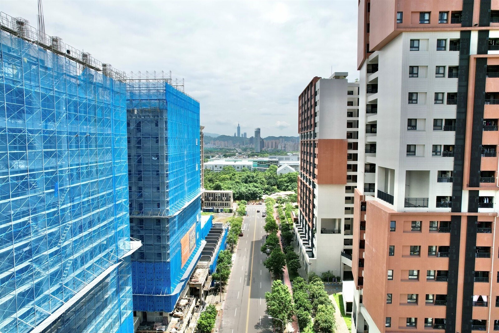 子彈還在飛!房價快要跌了? 專家直言「更大危機」在後頭