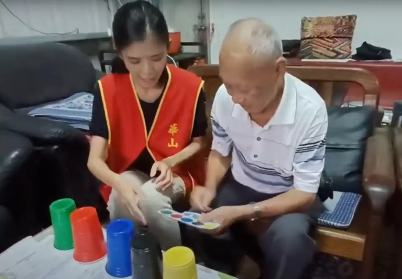 華山基金會「護老一點訣」專欄上線 高齡健康資訊報你知 hg5e4h5e45he