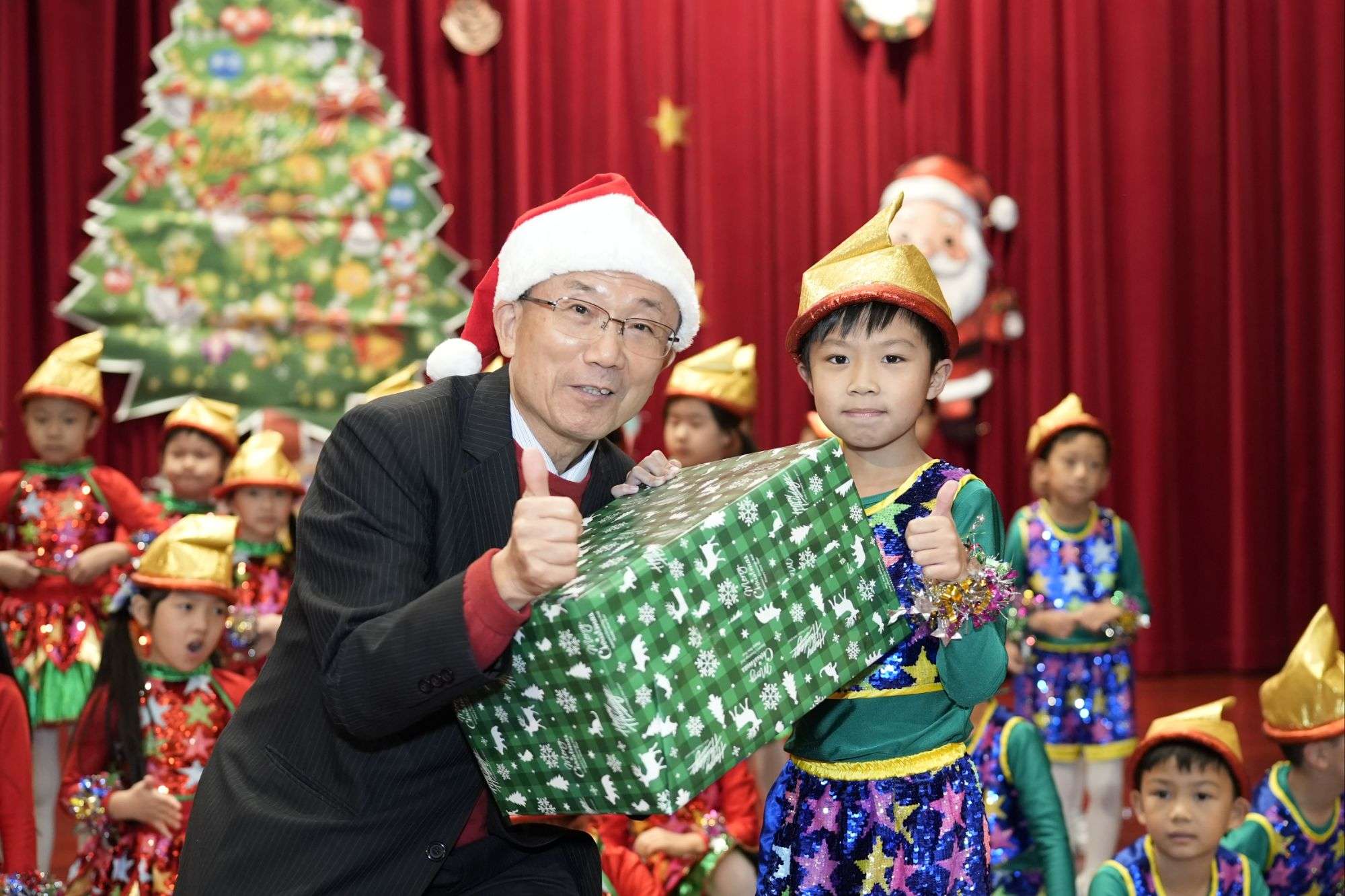 新興國際中小學歡慶聖誕 萌趣表演感動全場 wp 17349553676377695954643349176998