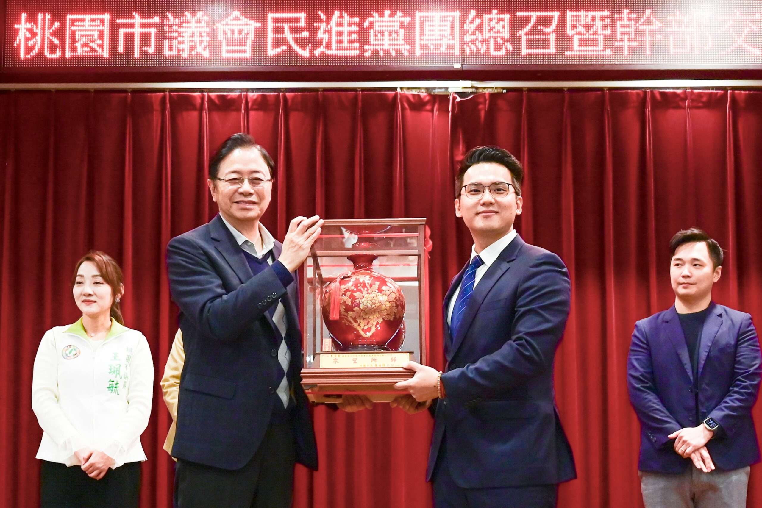 李宗豪接任桃議民進黨團總召 張善政盼為市府施政提供更多助益 0712ec40 a5c5 4c95 9216 564eb4da1b19 scaled