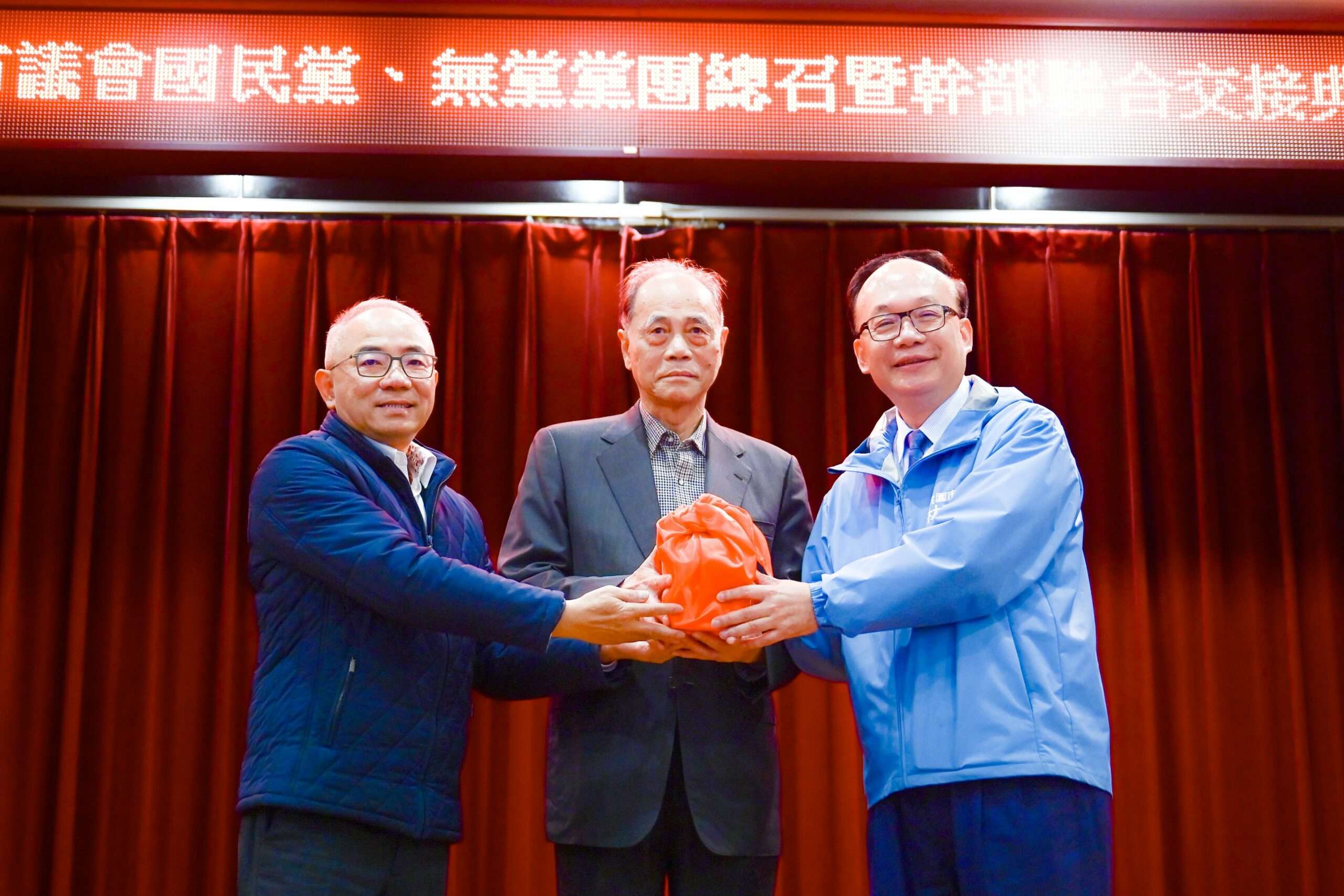 桃議會國民黨團、無黨聯盟總召履新 攜手市府共創美好桃園 0fcf2a63 6d0e 4abb 9159 5ce020925cb4 scaled
