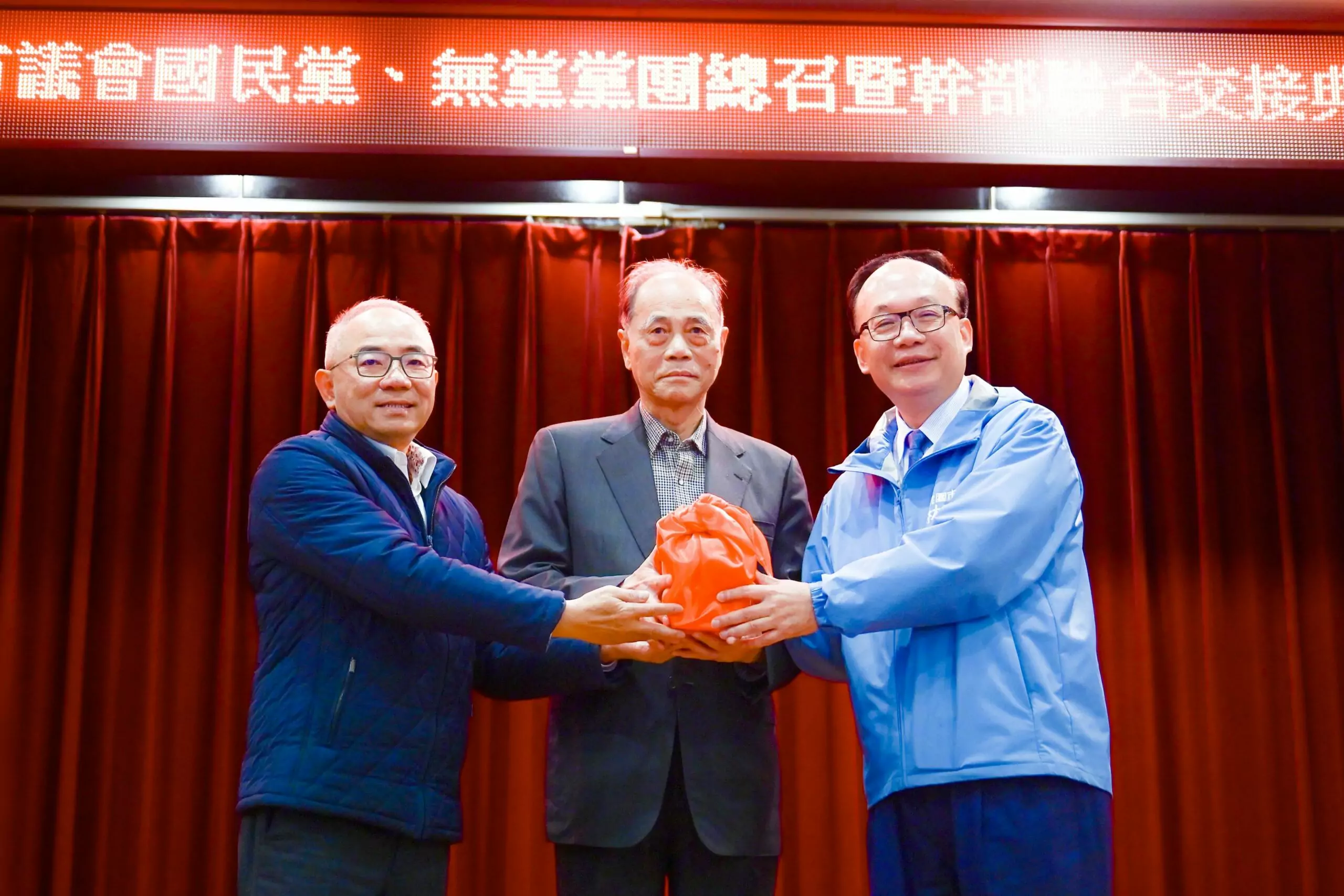 桃議會國民黨團、無黨聯盟總召履新 攜手市府共創美好桃園 0fcf2a63 6d0e 4abb 9159 5ce020925cb4 scaled