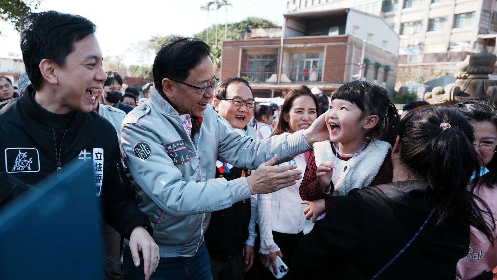 桃園9宮廟參香祈福 張善政贈福袋迎蛇年吉祥 20250129213818979
