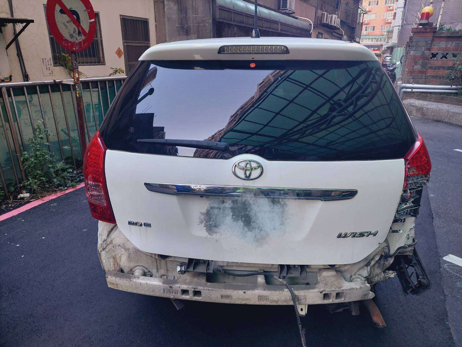 【有片】扯!6旬婦開車衝撞11車逃逸 肇事原因曝光 2047845 0