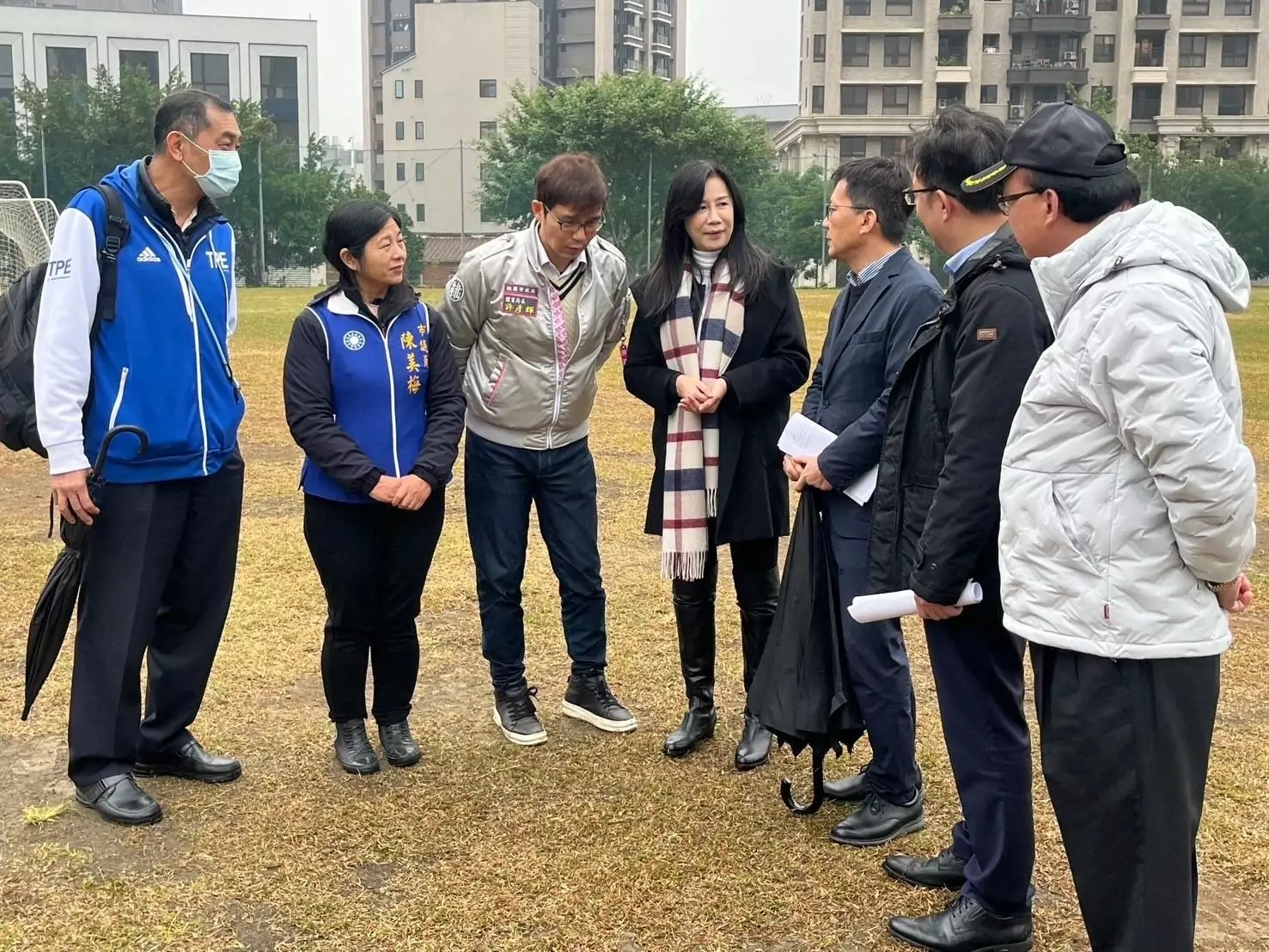 萬美玲爭取教育部補助 桃園中路足球場將斥資7500萬整建 萬美玲爭取教育部補助 桃園中路足球場將斥資7500萬整建