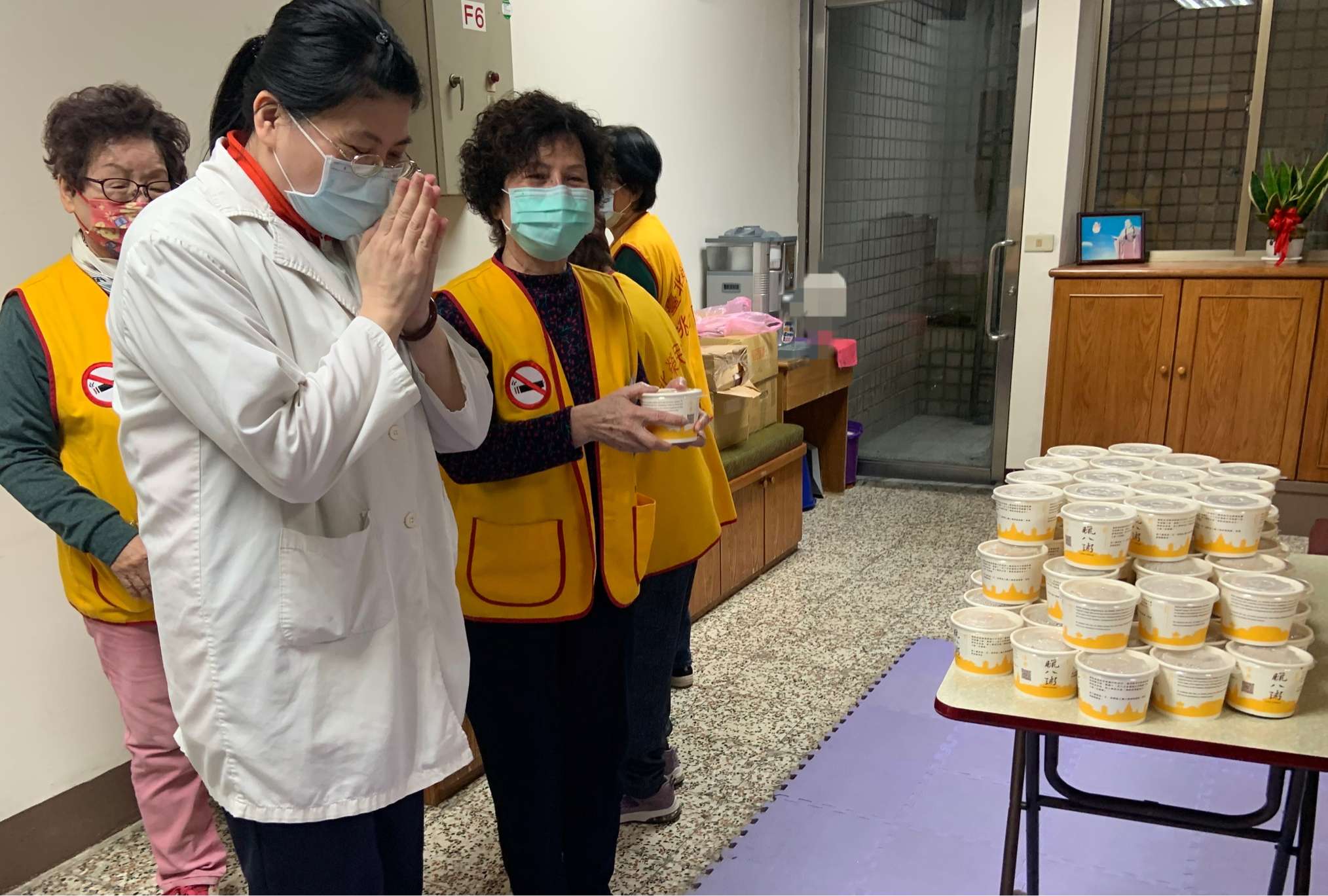 北榮桃園分院攜手國際佛光會 贈病患360份臘八粥 3贈粥送暖 0