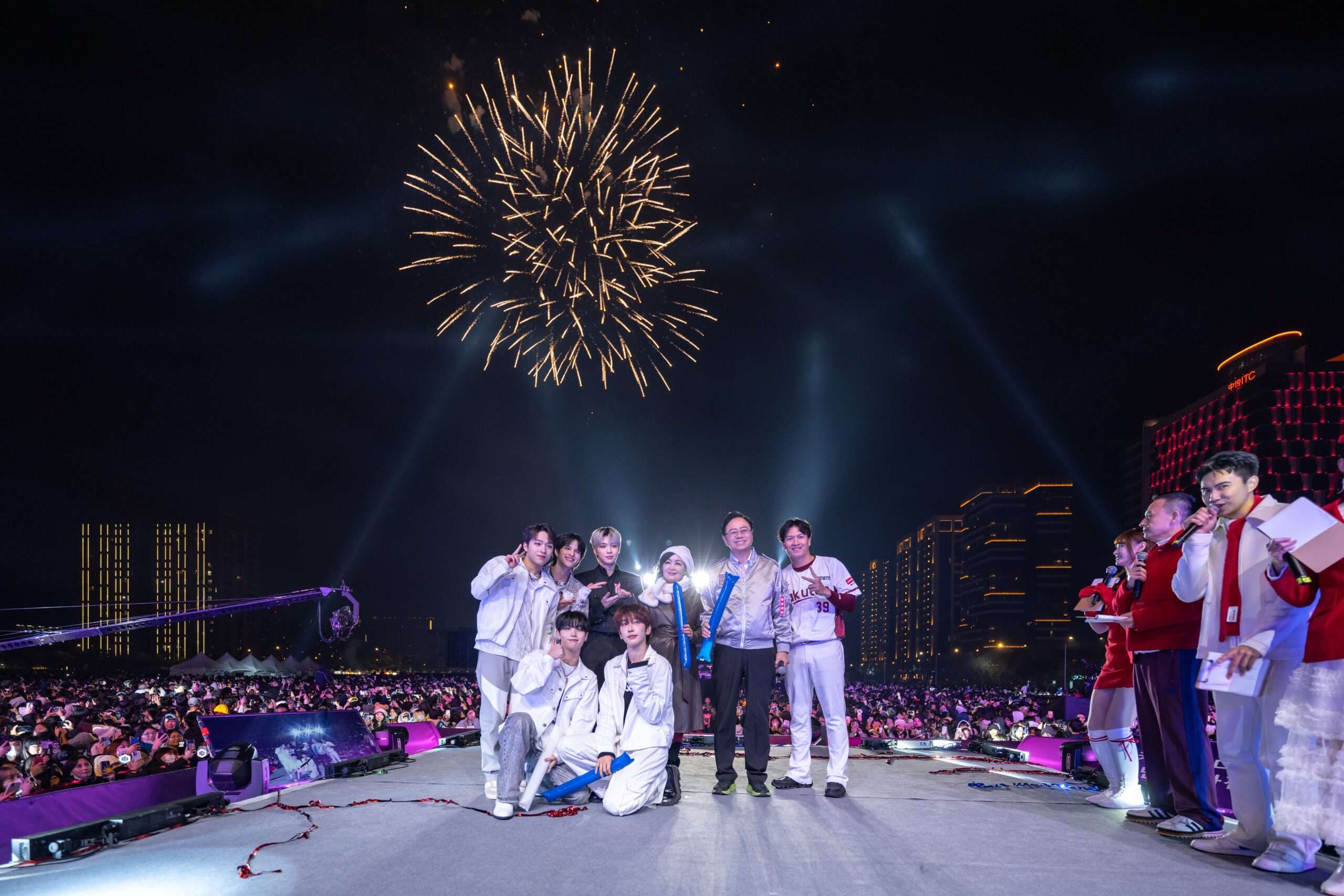 桃園跨年夜嗨翻!姜丹尼爾領銜13組卡司陪市民迎接2025 473607 0 scaled