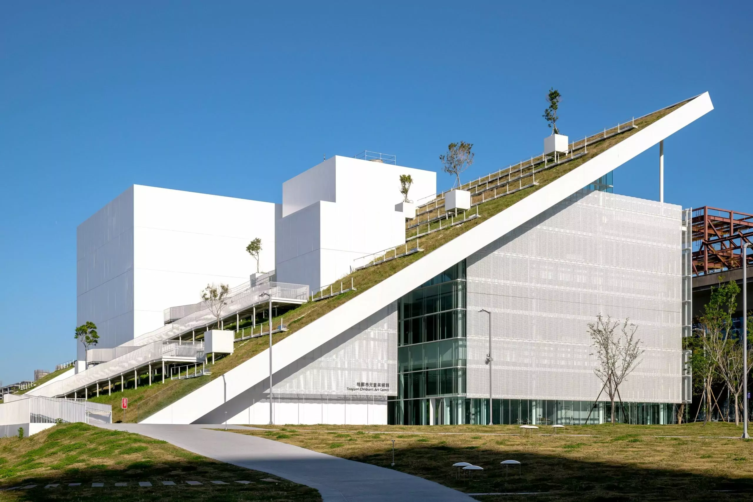 4桃園市兒童美術館 外觀照 scaled