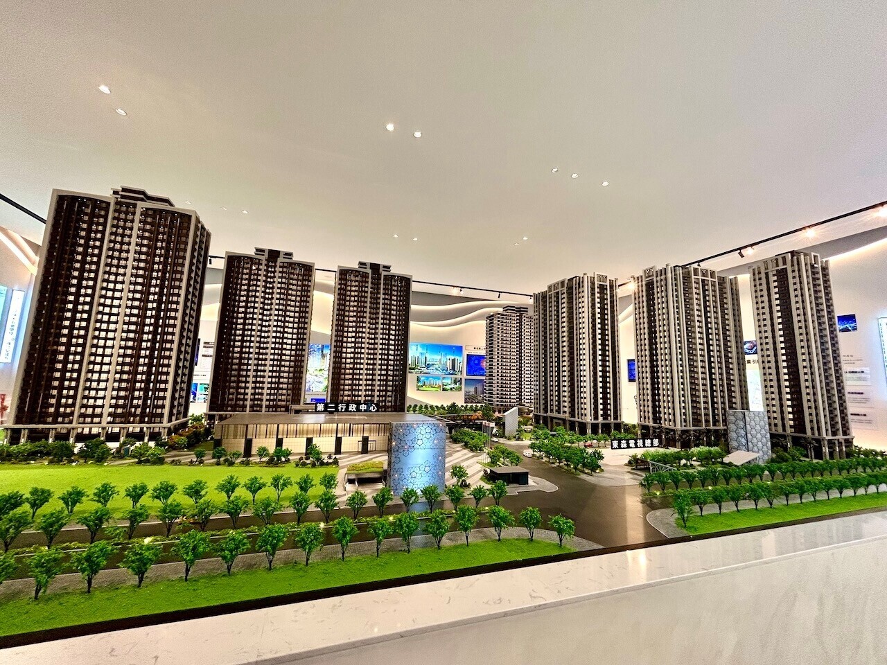 2025年房市先蹲後跳?建商從大型建案這樣預測…