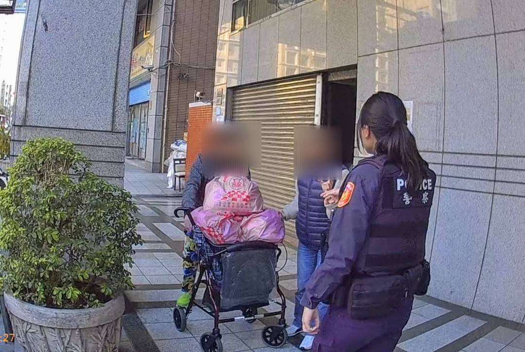 高齡婦寒冬中迷途 蘆竹警暖心助返家 564159