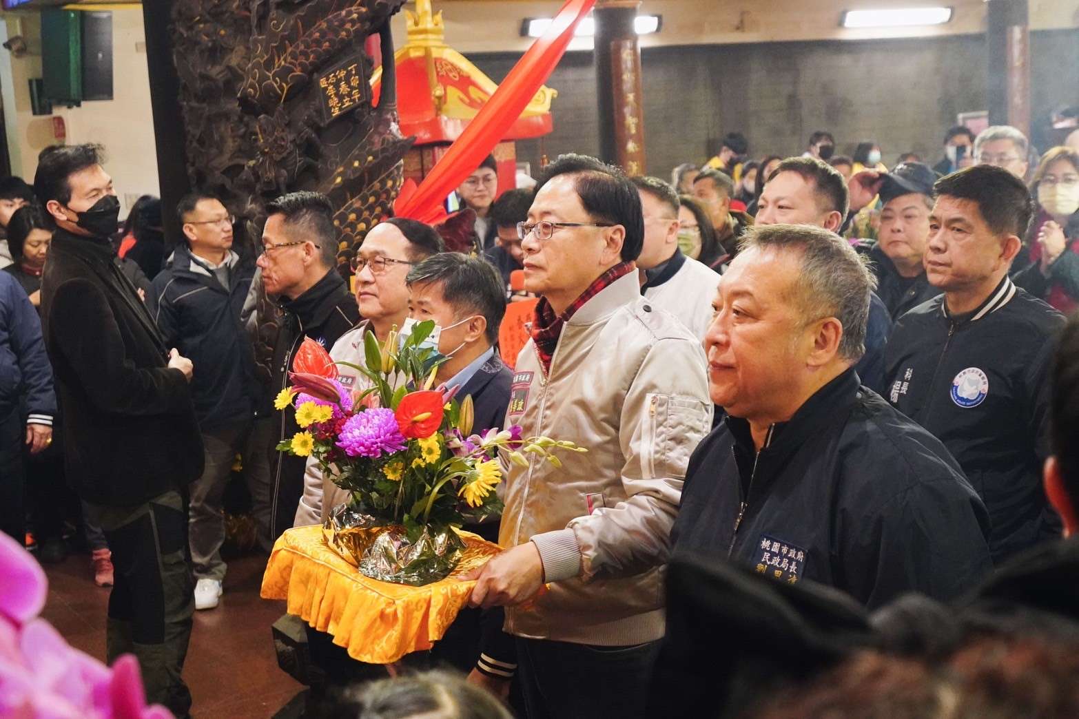 張善政桃園3宮廟參香 發福袋與民共享新春喜悅 56446 3