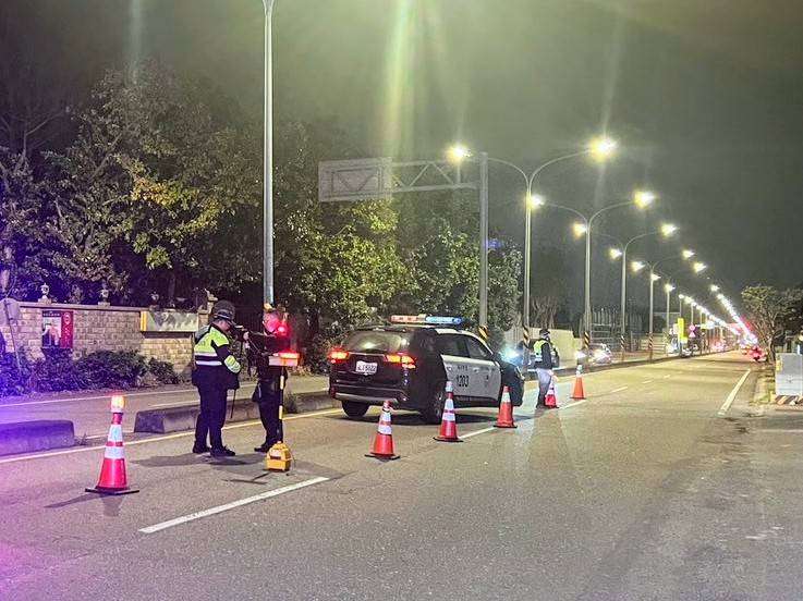 蘆竹警穩定春節治安 徹夜加強臨檢遏止不法 566853