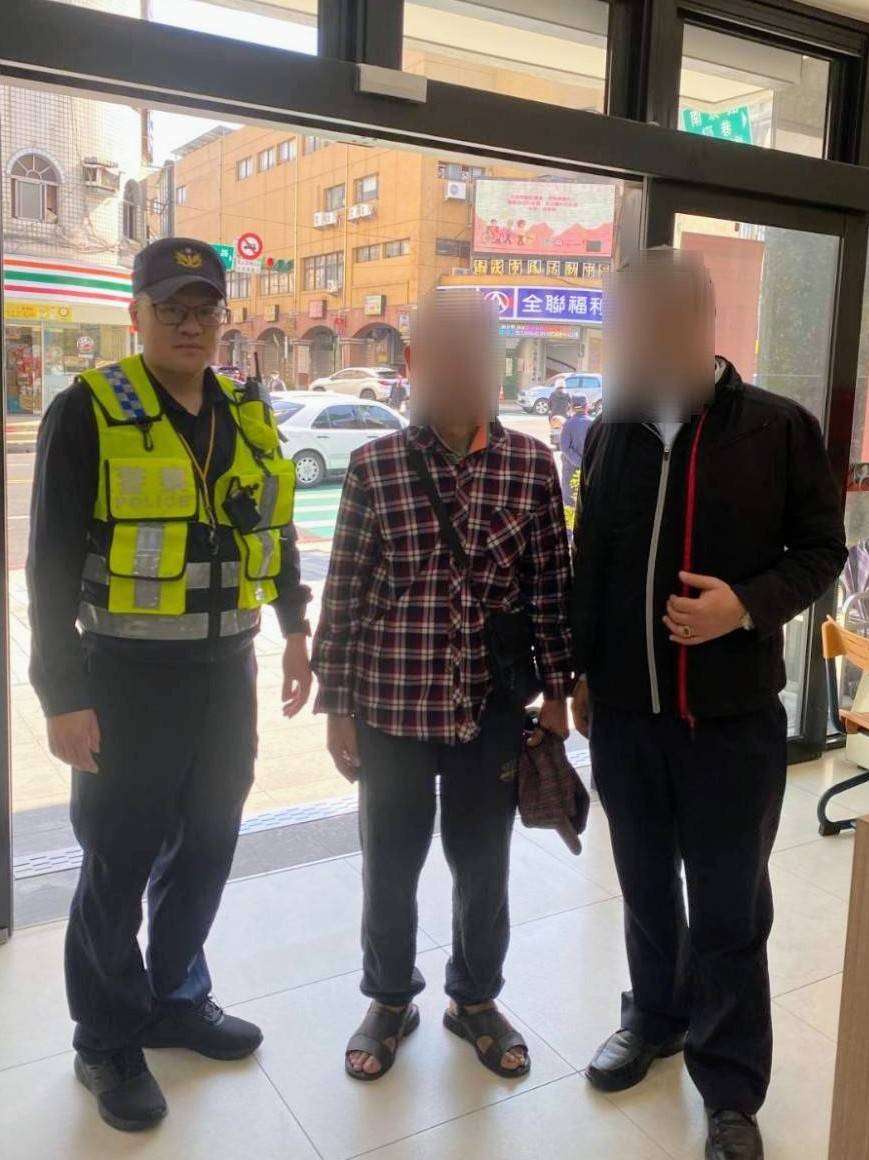 老翁寒風中迷途 蘆竹熱心警民助返家 567814