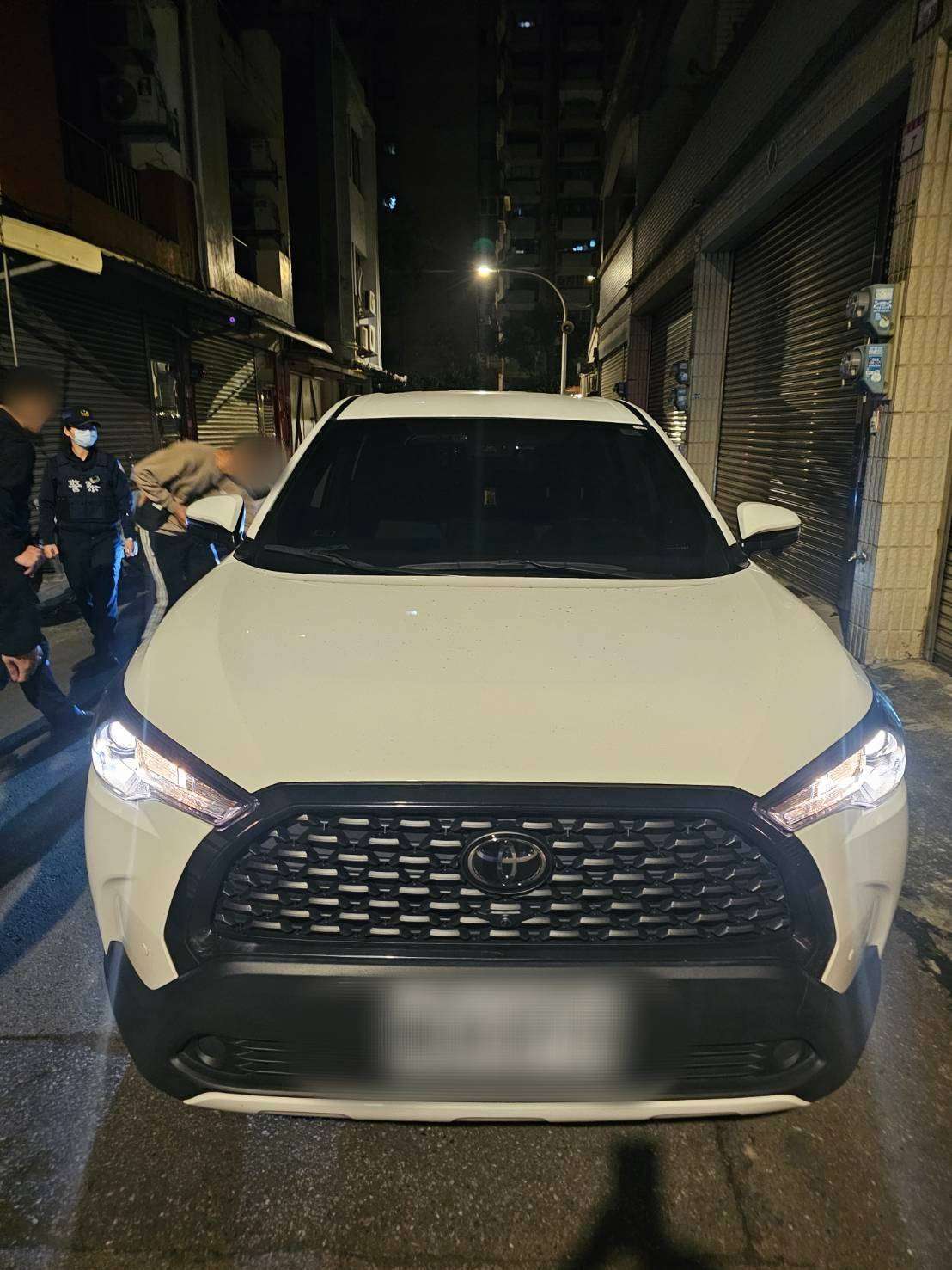 粗心駕駛忘記熄火車子被開走 八德警追查偷車賊身分 732415 0