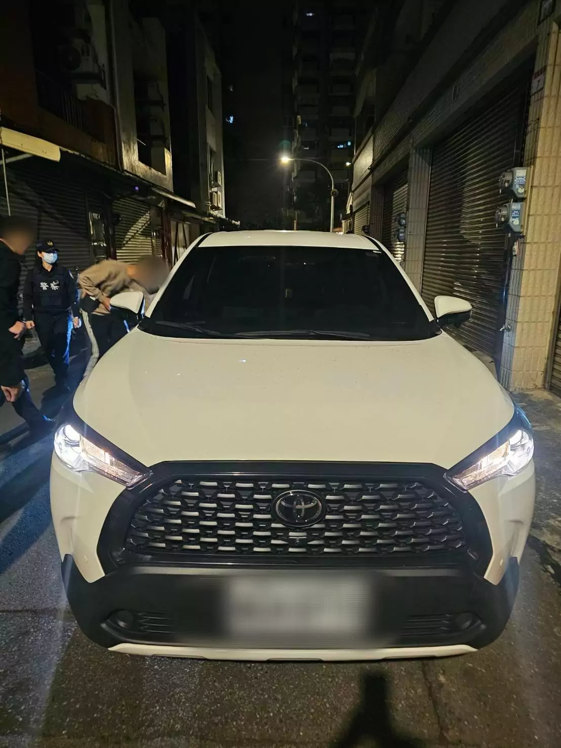 粗心駕駛忘記熄火車子被開走 八德警追查偷車賊身分 732415 0