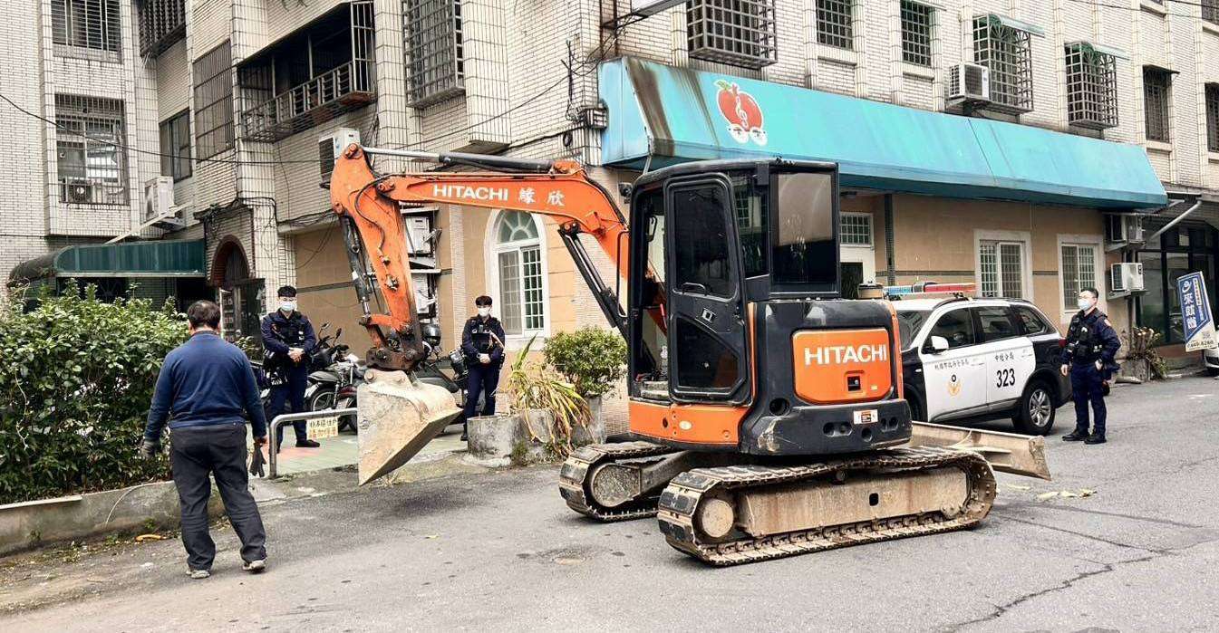 壢警年終啟動清道專案守護市容 確保用路人權益 782949 0 0
