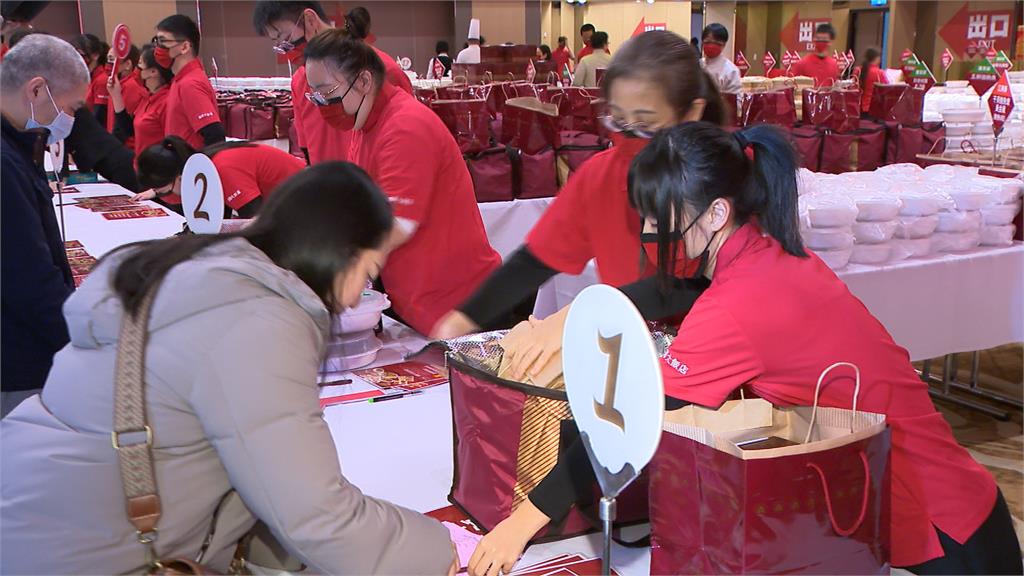 除夕圍爐「年菜組合」夯 飯店加派人手助取餐