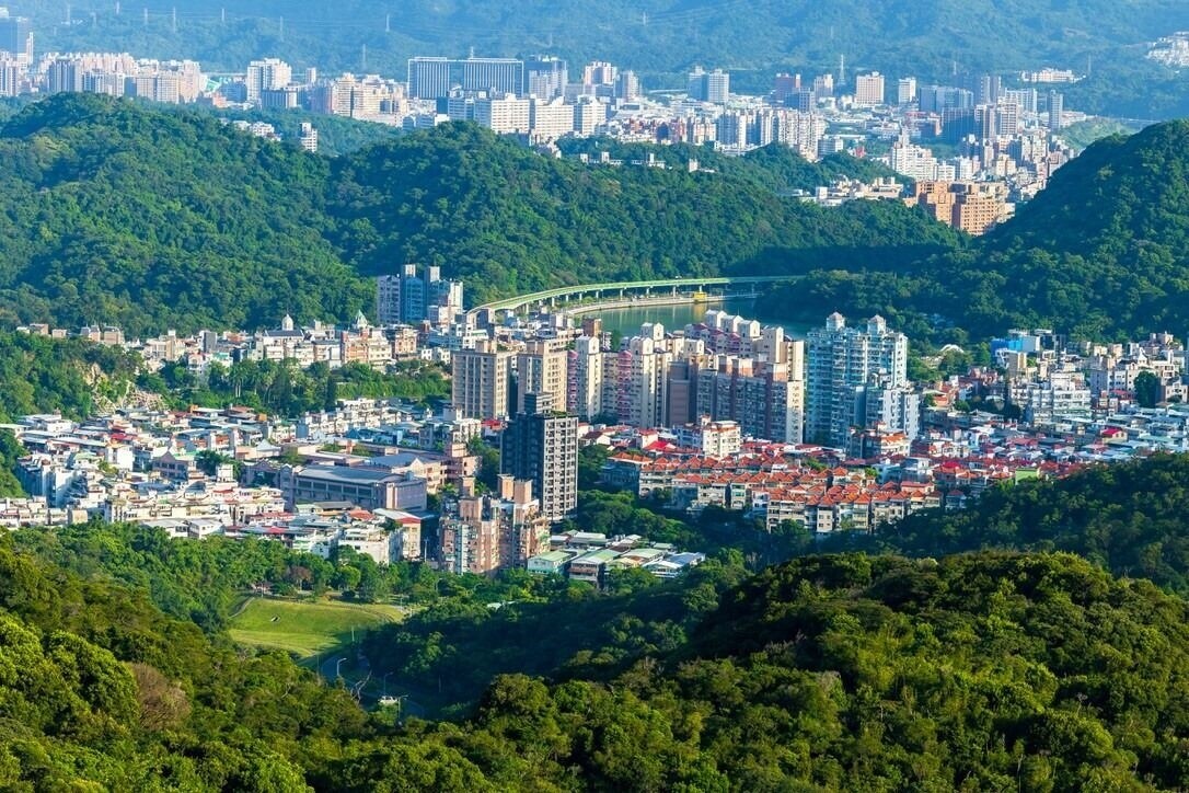 好端端新房住5年 鄰控「侵占土地」要求拆屋!過來人教1招:從此閉嘴