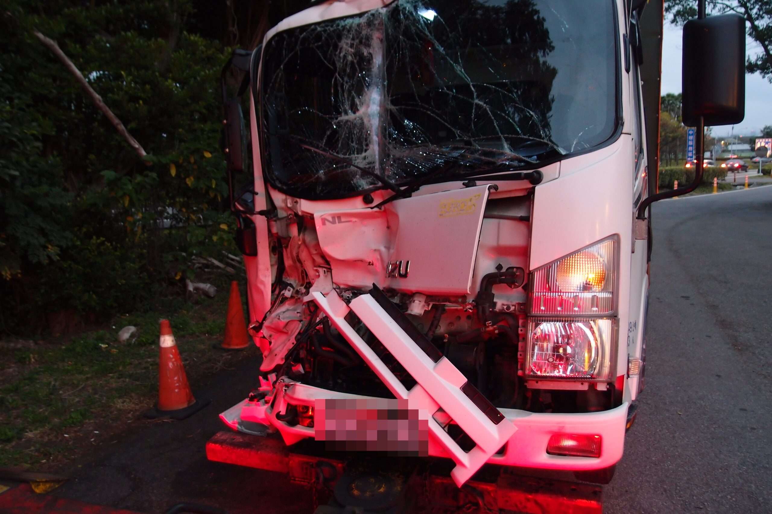 疑精神不濟釀禍 國1小貨車事故2人送醫 P1101592 0 scaled