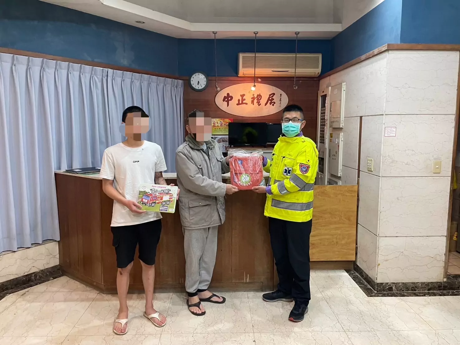 他洗澡到一半心肌梗塞發作 大溪消防分隊專業處置成功搶命 他洗澡到一半心肌梗塞發作 大溪消防分隊專業處置成功搶命
