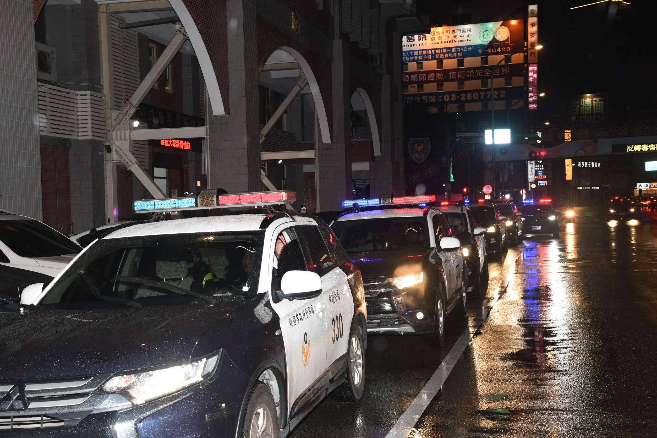 壢警守護春節治安 威力掃蕩逮19通緝犯 S 11927557 0