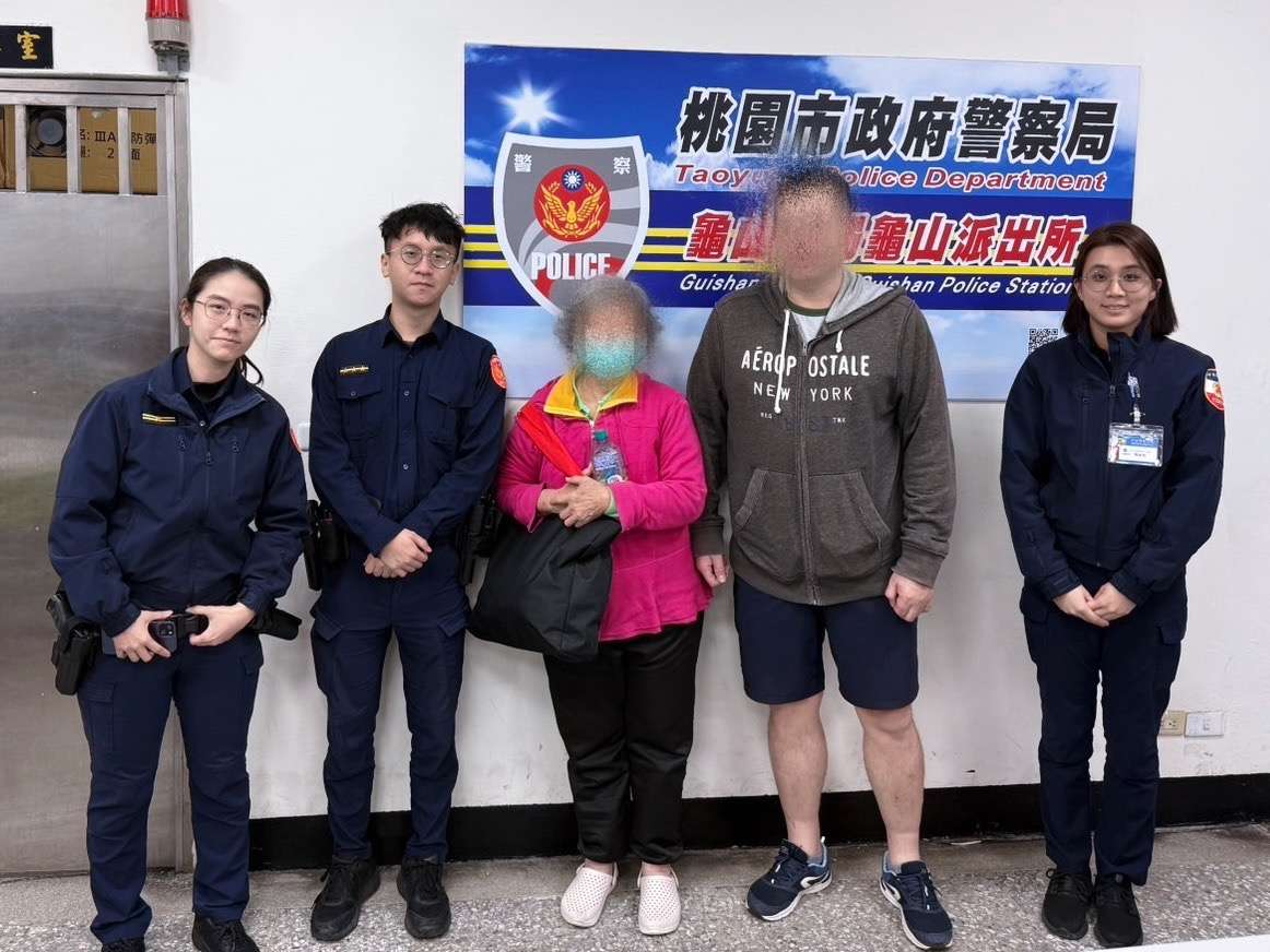 台南婦北上尋親迷途 龜山警靠這招助團圓 S 142000142 0