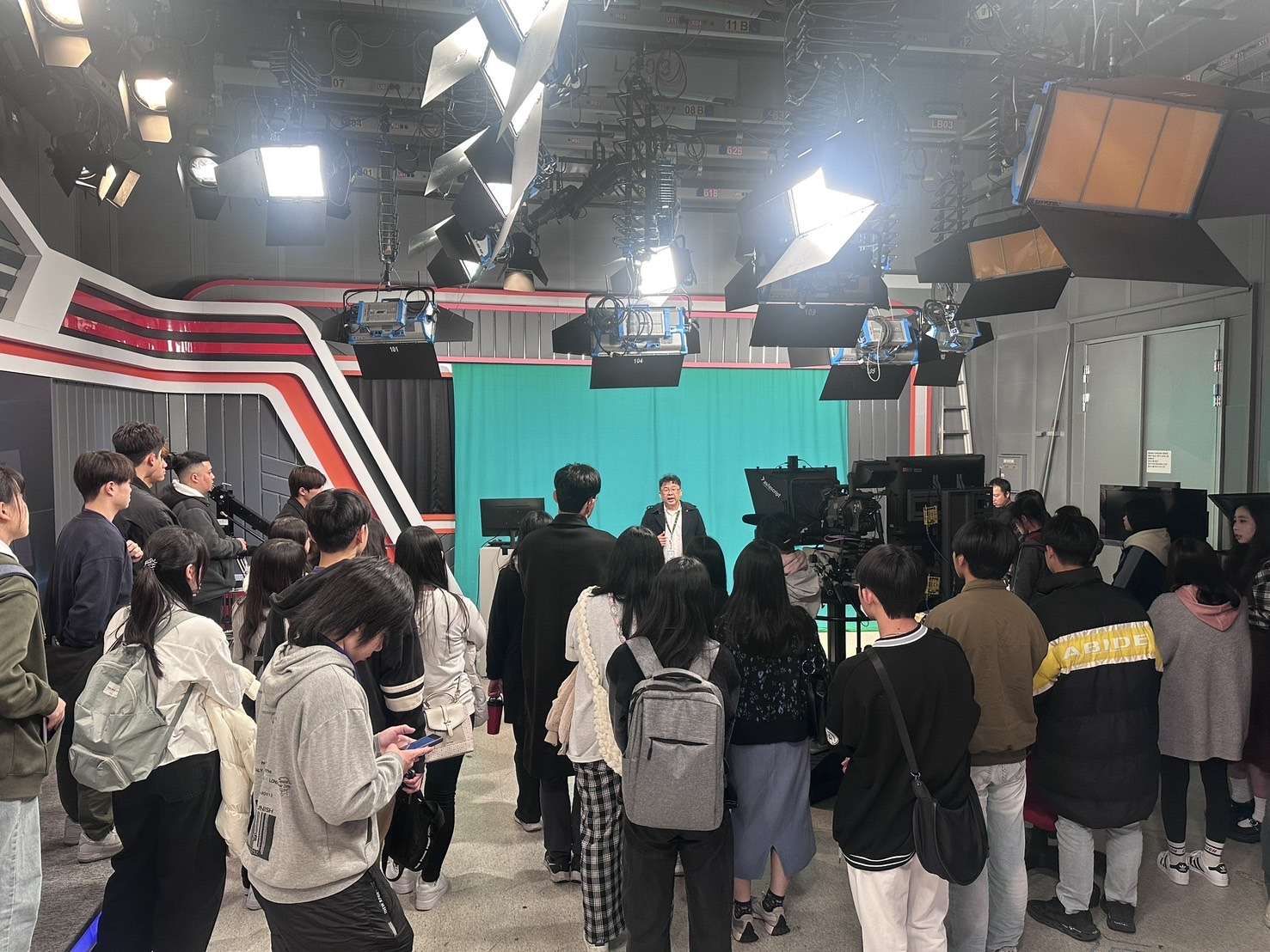 開南大學營隊培育媒體人才 新住民學子做新聞分享自身文化 S 20398149