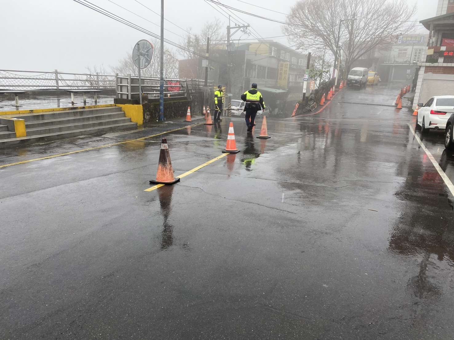 氣溫下探0度!桃園這處路面結冰 警:未裝雪鏈禁止進入 S 235061305