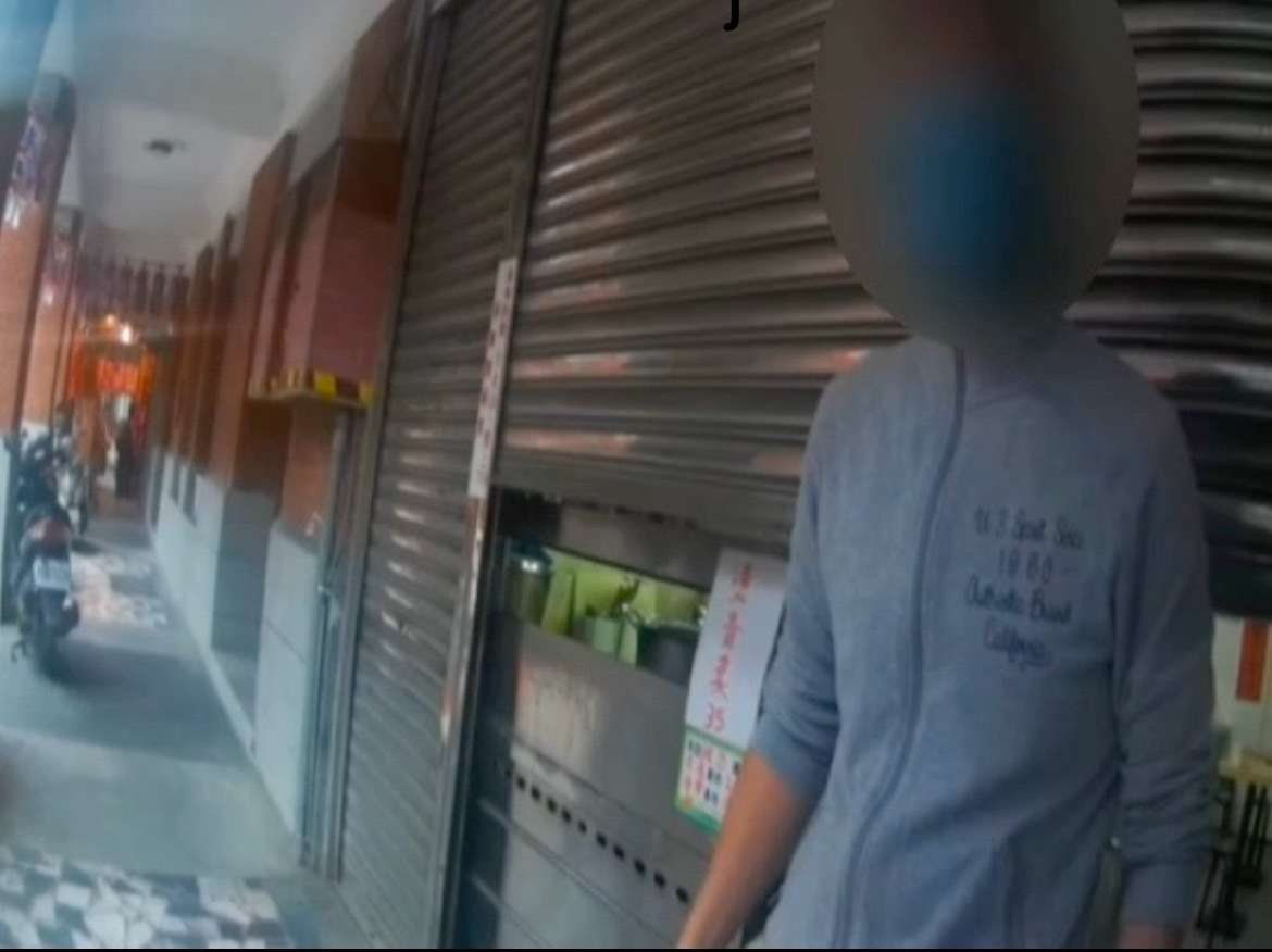 用餐賒帳遭拒 男子店內狂飆三字經引客怒 S 26427427