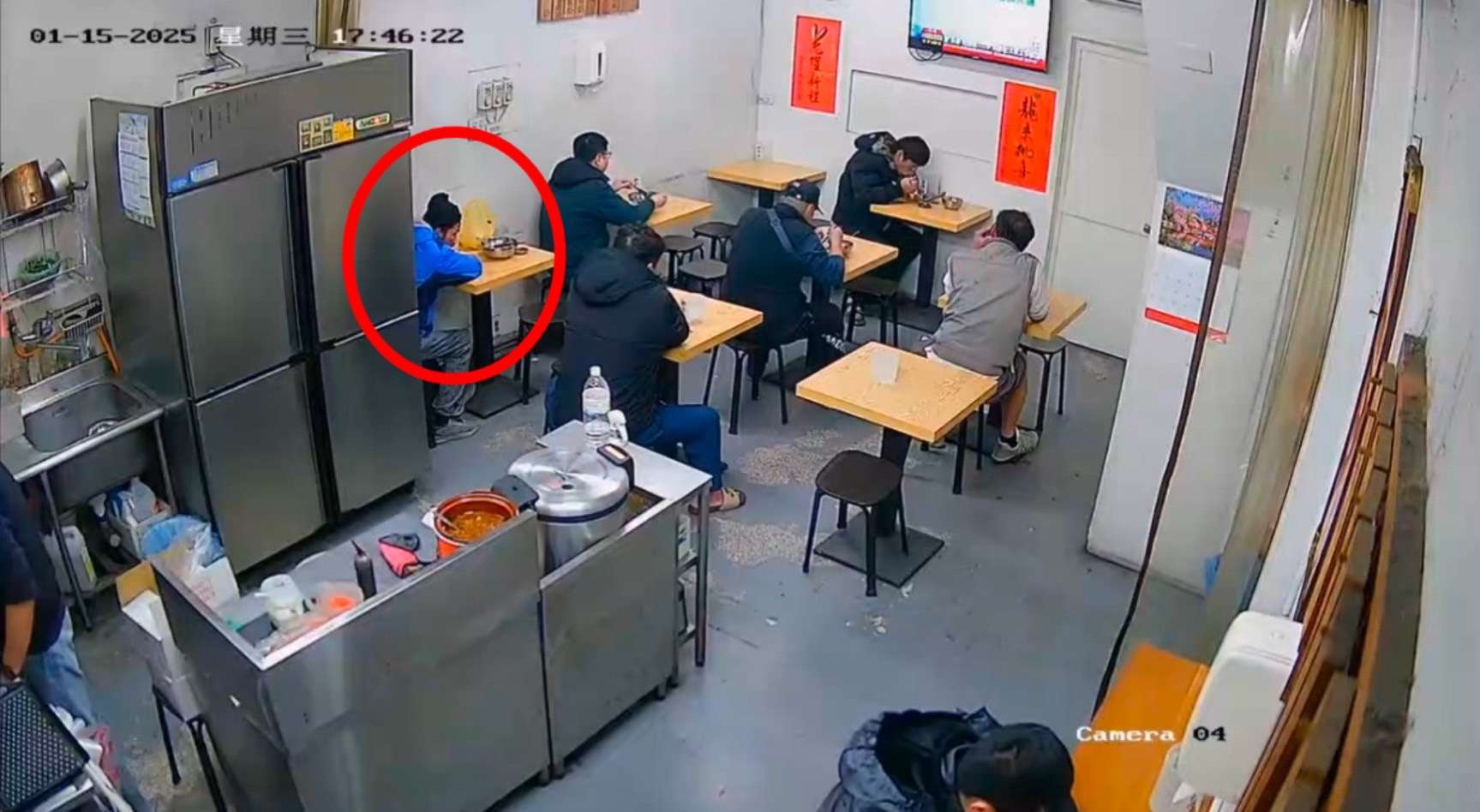 用餐賒帳遭拒 男子店內狂飆三字經引客怒 S 26427430