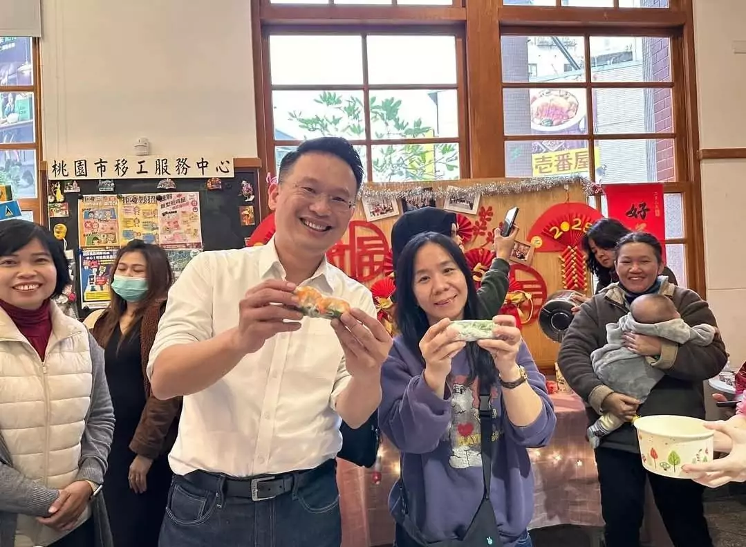 蘇俊賓與移工共享團圓飯 跨國料理與紅包傳遞過年溫情 蘇俊賓與移工共享團圓飯 跨國料理與紅包傳遞過年溫情