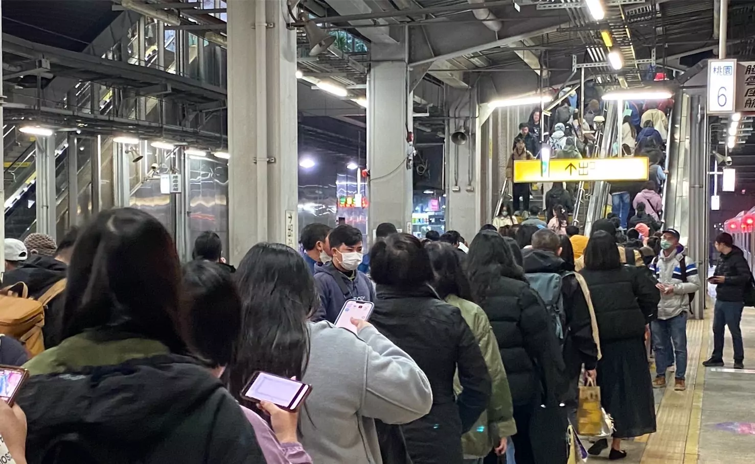 臺鐵跨年疏運19.6萬人次創新高 加開列車強化運輸與服務體驗 臺鐵跨年疏運19.6萬人次創新高 加開列車強化運輸與服務體驗