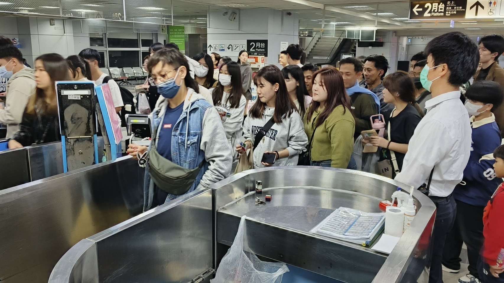臺鐵跨年疏運19.6萬人次創新高 加開列車強化運輸與服務體驗 S 7210083 0